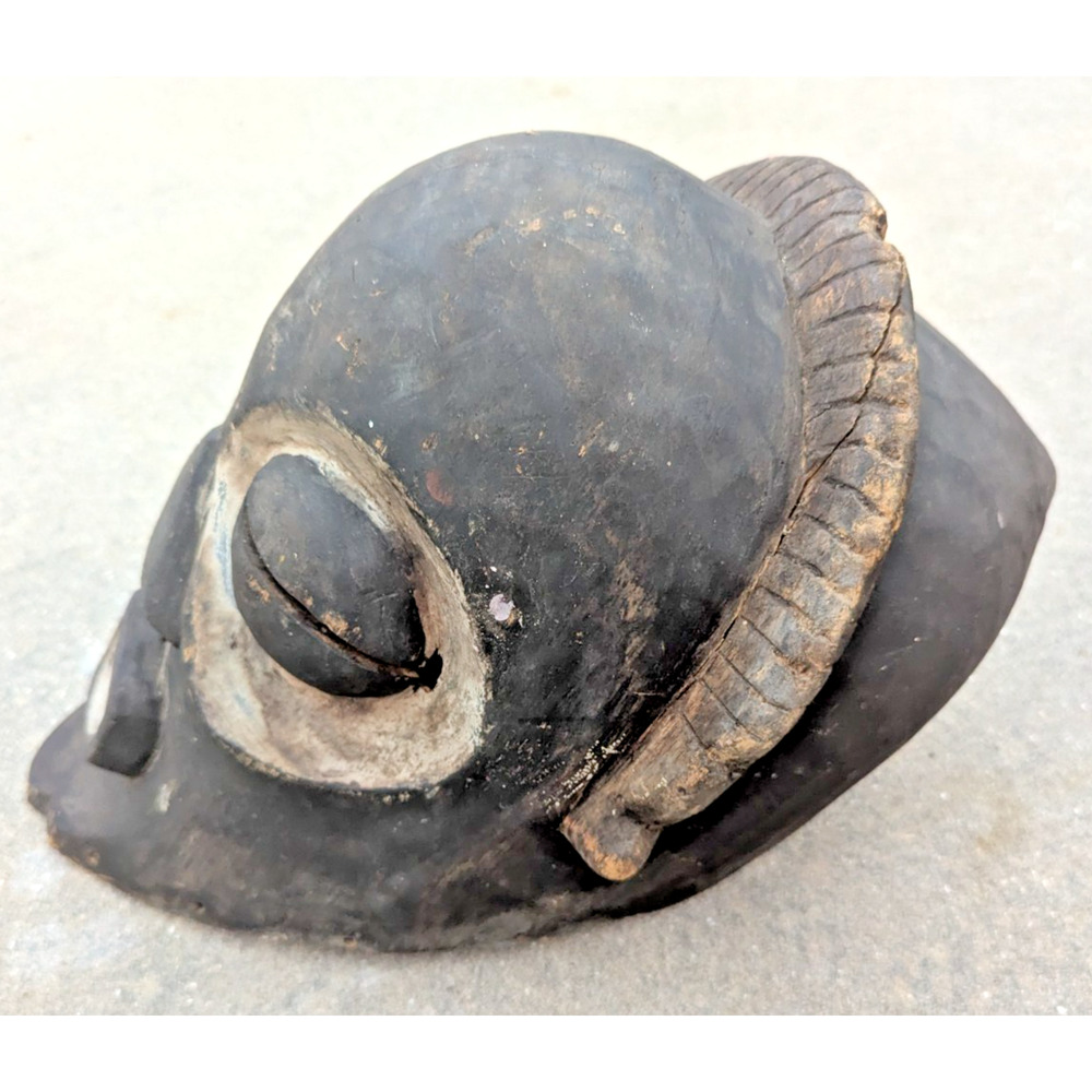 African Tribal Helmet Mask Makonde ? Carved Lightweight Wood As Is - Picture 5 of 16